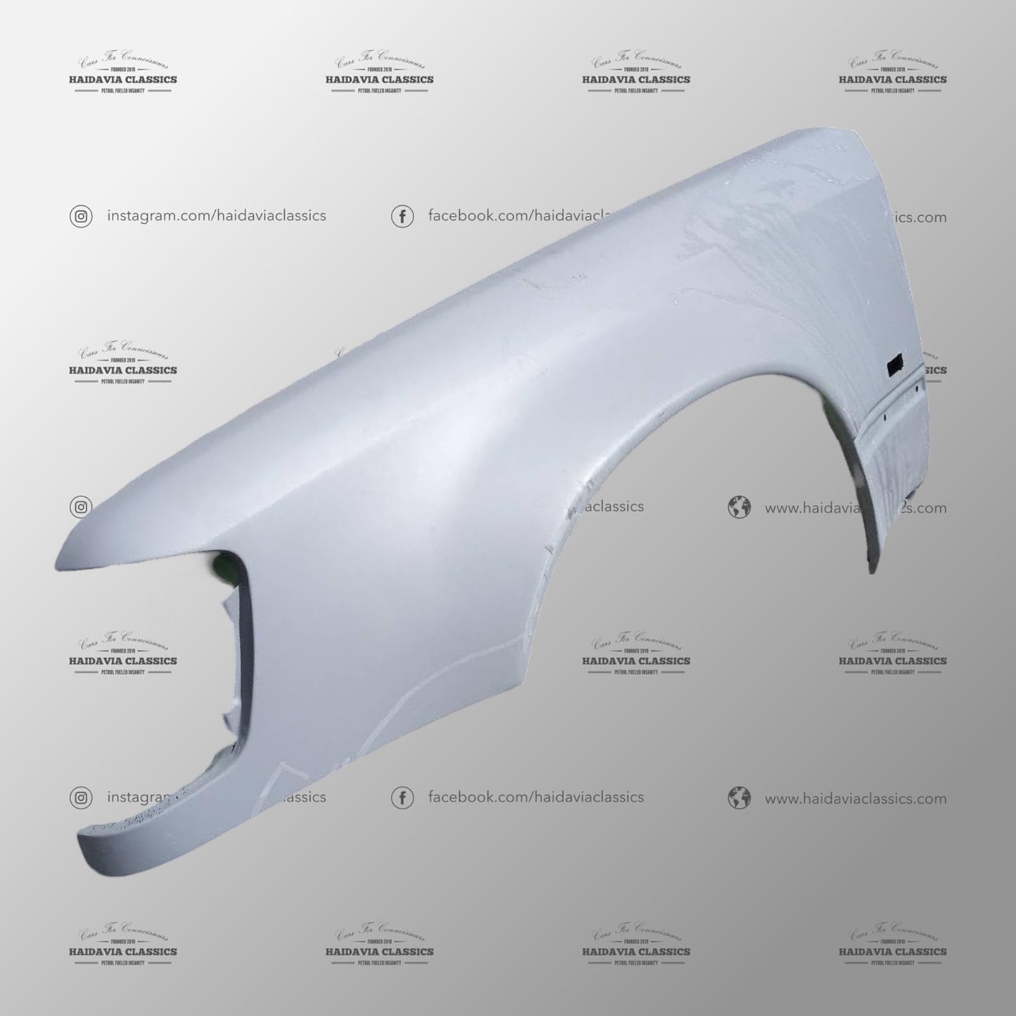 Reproduction Mercedes-Benz W124 E500 Metal Front Fenders with Turbo Vent Cut Out